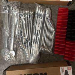 Tekton Wrenches With Pouches