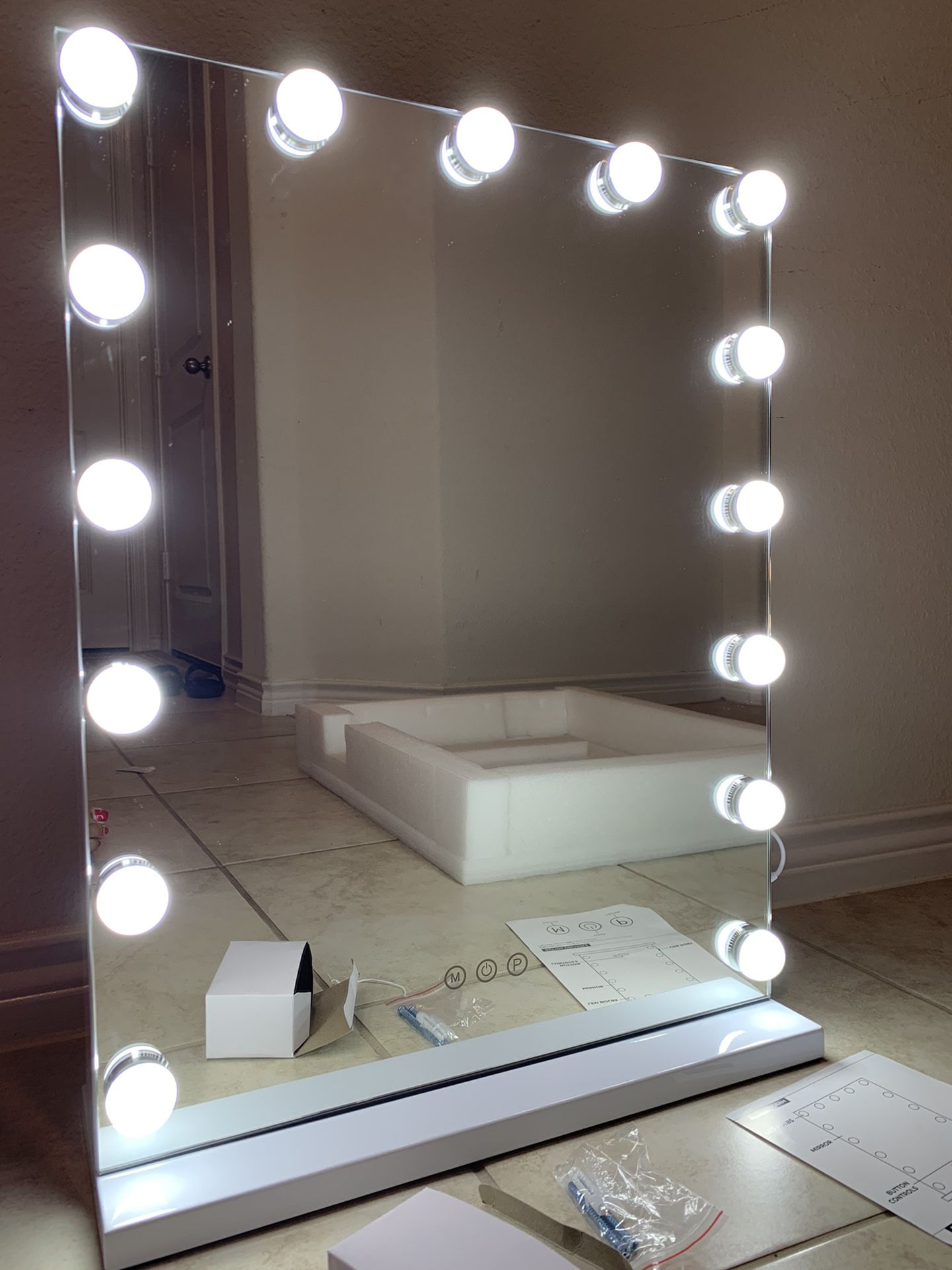 Large Vanity Makeup Mirror with Dimmable and 3 Modes 15 Bulbs