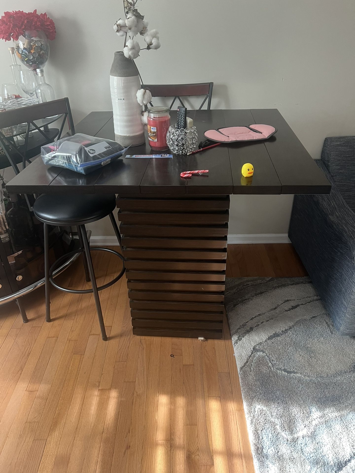 Bar Table And Stools 