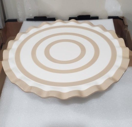 Ruffle Cake Stand New