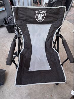 Raiders hard arm chair