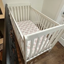 Baby Crib With Mattress.  