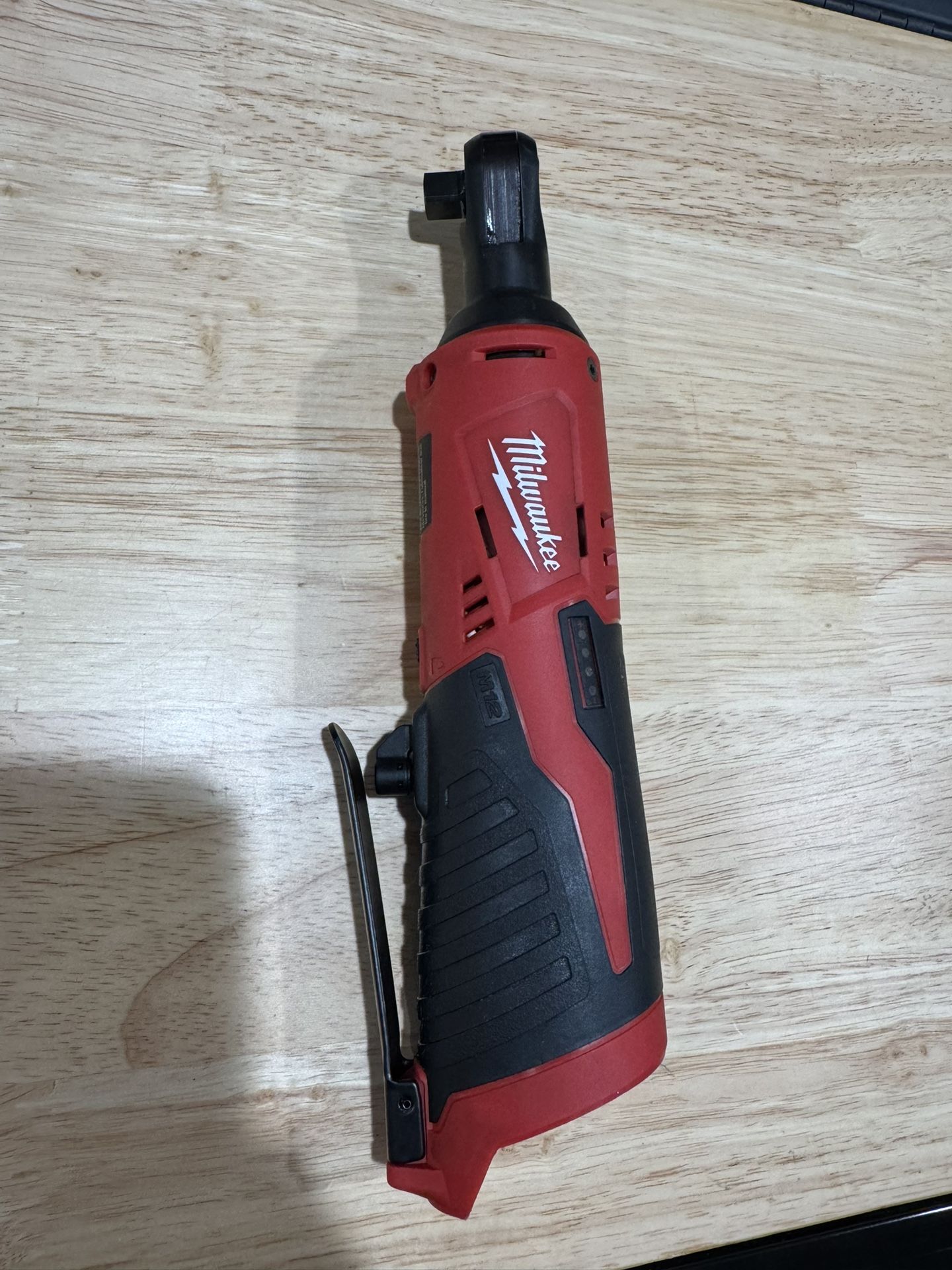 Milwaukee M12 12V Lithium-Ion Cordless 3/8 in. Ratchet (Tool And Charger Only)