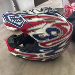 Troy Lee Helmet 