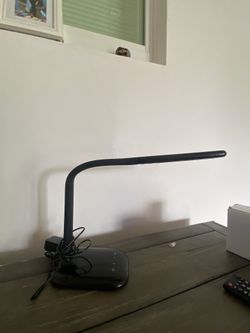 Modern Sleek Desk Lamp (Adjustable LED)