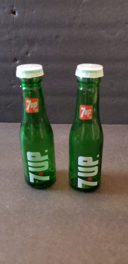 Vintage Glass 7 UP Advertising Salt and Pepper Shakers