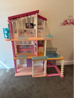 Barbie doll house
