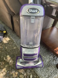 Shark Powered Lift away Vacuum 