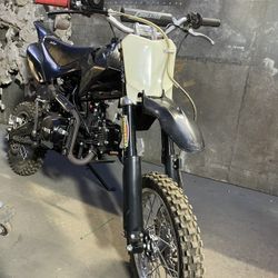 2018 Coolster 125cc Manual Dirt Bike – Runs & Rides Great