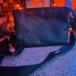 lV Crossbody 