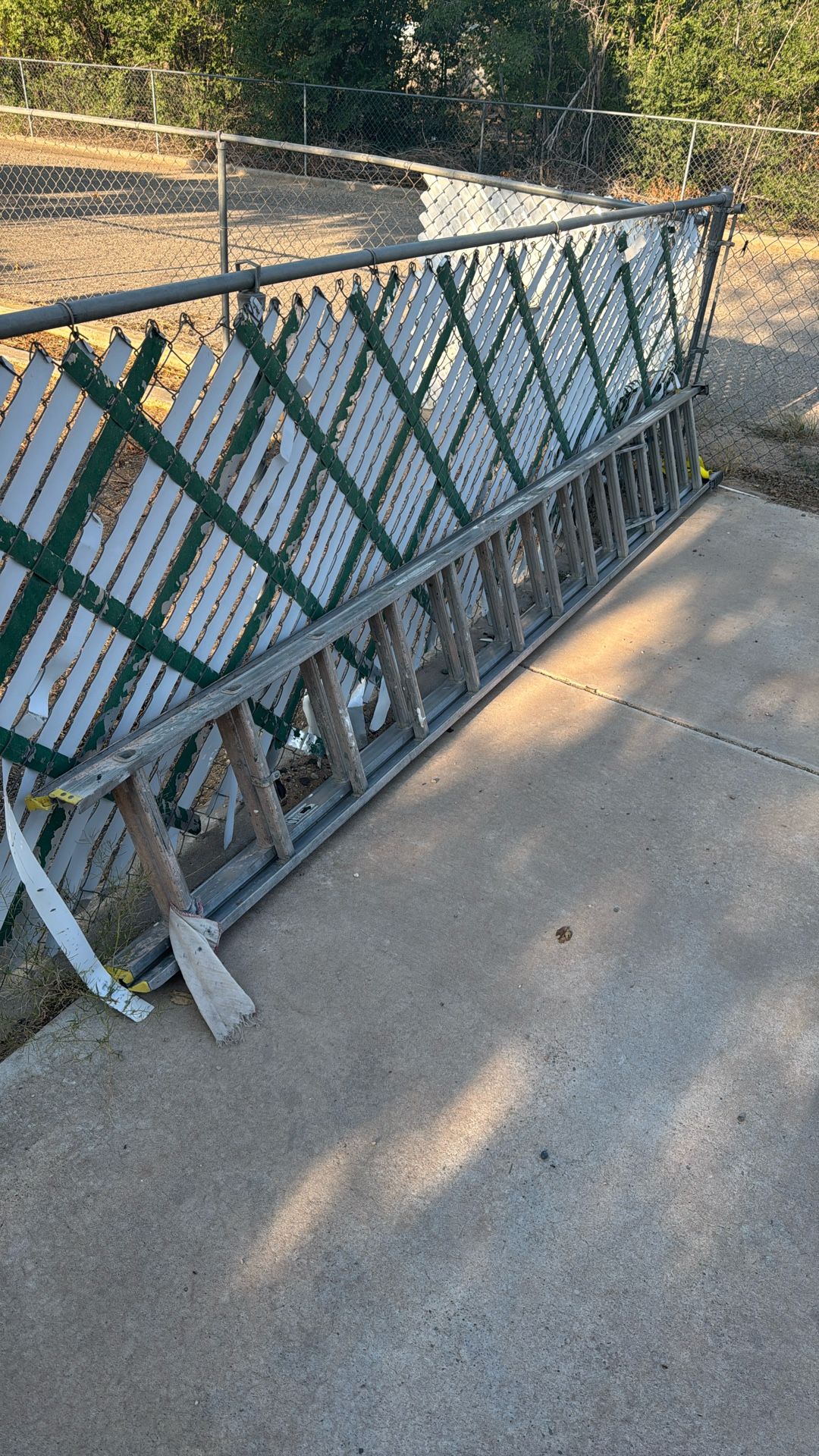 28 Foot Extending Latter