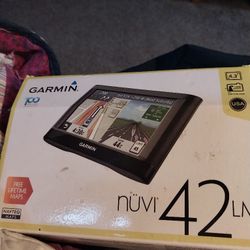 Garmen Nuvi 42 Road Navigator