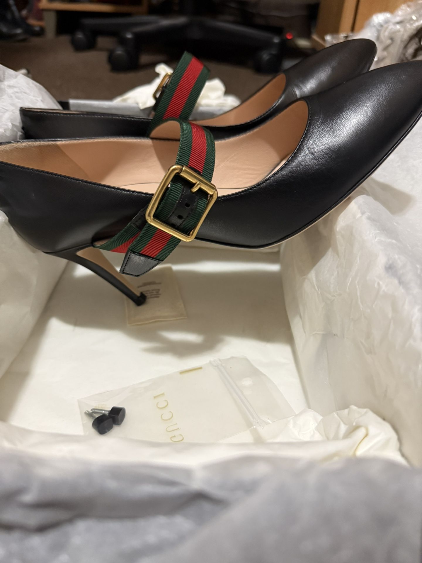 Secret Post Gucci Heels 5.5-6 US