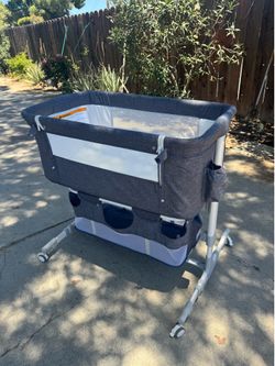 Baby bassinet like new