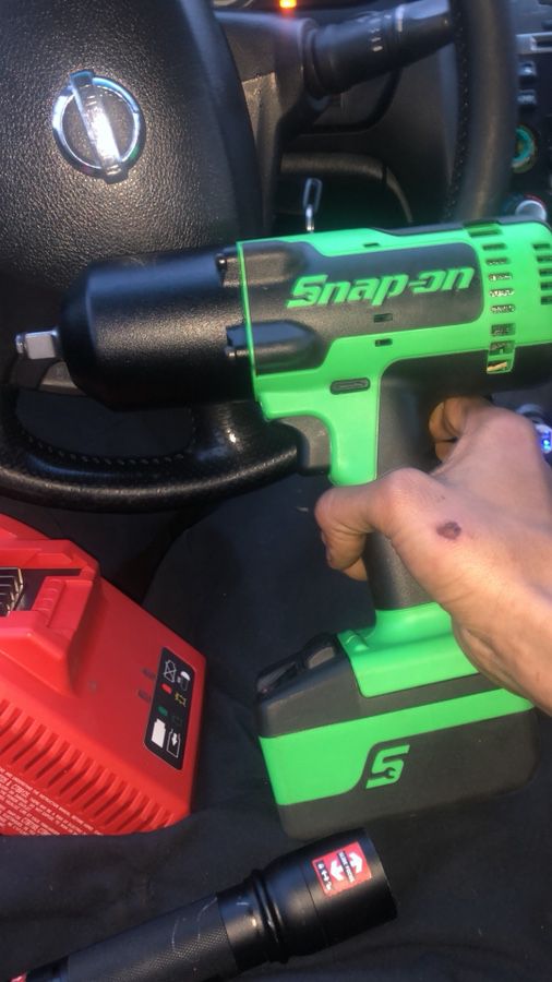 Snap-on 18v 1/2 in Drive-Cordless Impact Wrench
