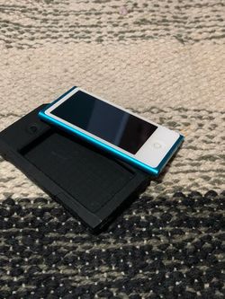 Apple iPod Nano 7th Gen 16GB Blue - Mint Condition w/ Case