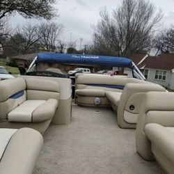 Pontoon Party Boat 