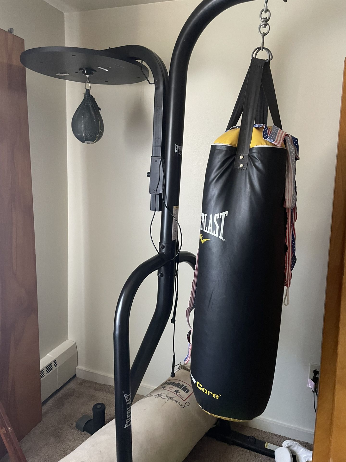 Everlast Powercore Dual Bag w/ Stand