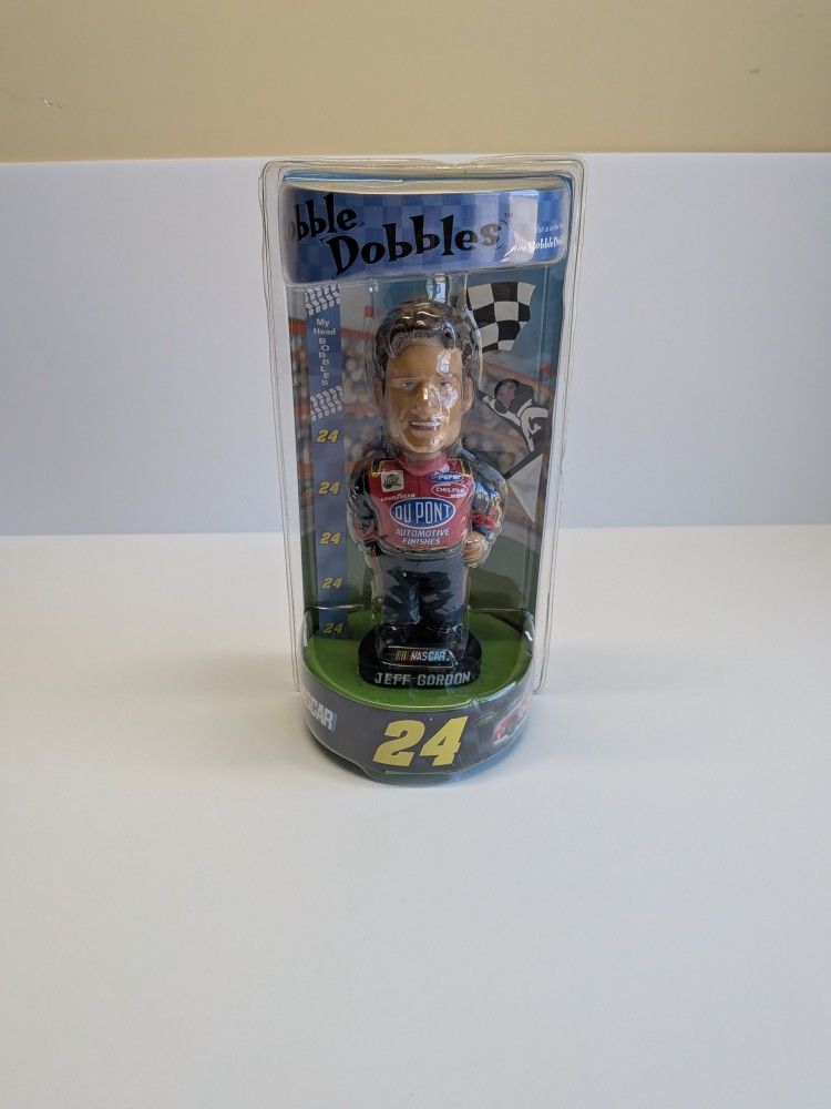 Jeff Gordon #24 NASCAR Bobble Dobbles 2002 Dupont Racing Figure NIB
