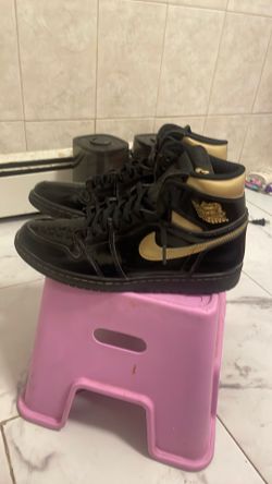 Jordan 1’s Retro High OG BLACK METALLIC GOLD