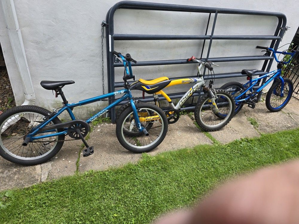Bmx Bikes Set Of (3)