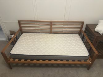 Day Bed With Or With Out Mattress