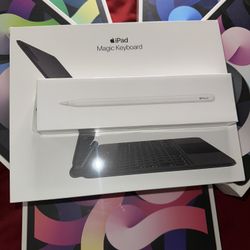 Apple iPad Air 10.9” For $600 For iPad OnlyiOS 14.3 - iOS 15.1 If You Want With Magic Keyboard & Apple Pencil 2nd Generation Total For All $900 