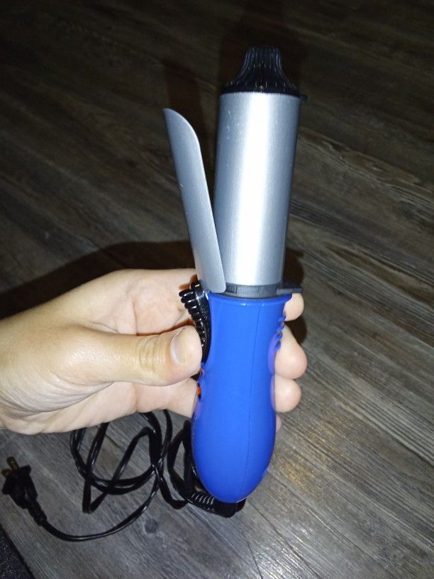 Small Travel Sized Curling Iron