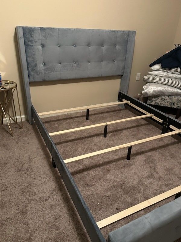Queen Bedframe