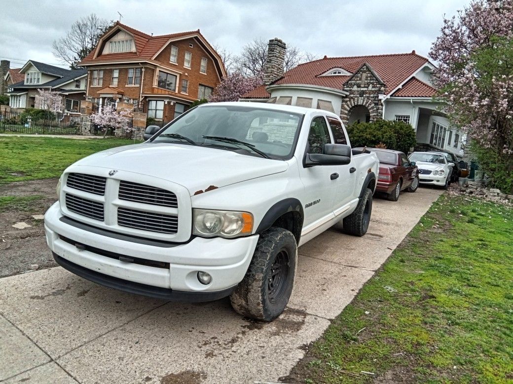 2004 Dodge Laramie 4x4