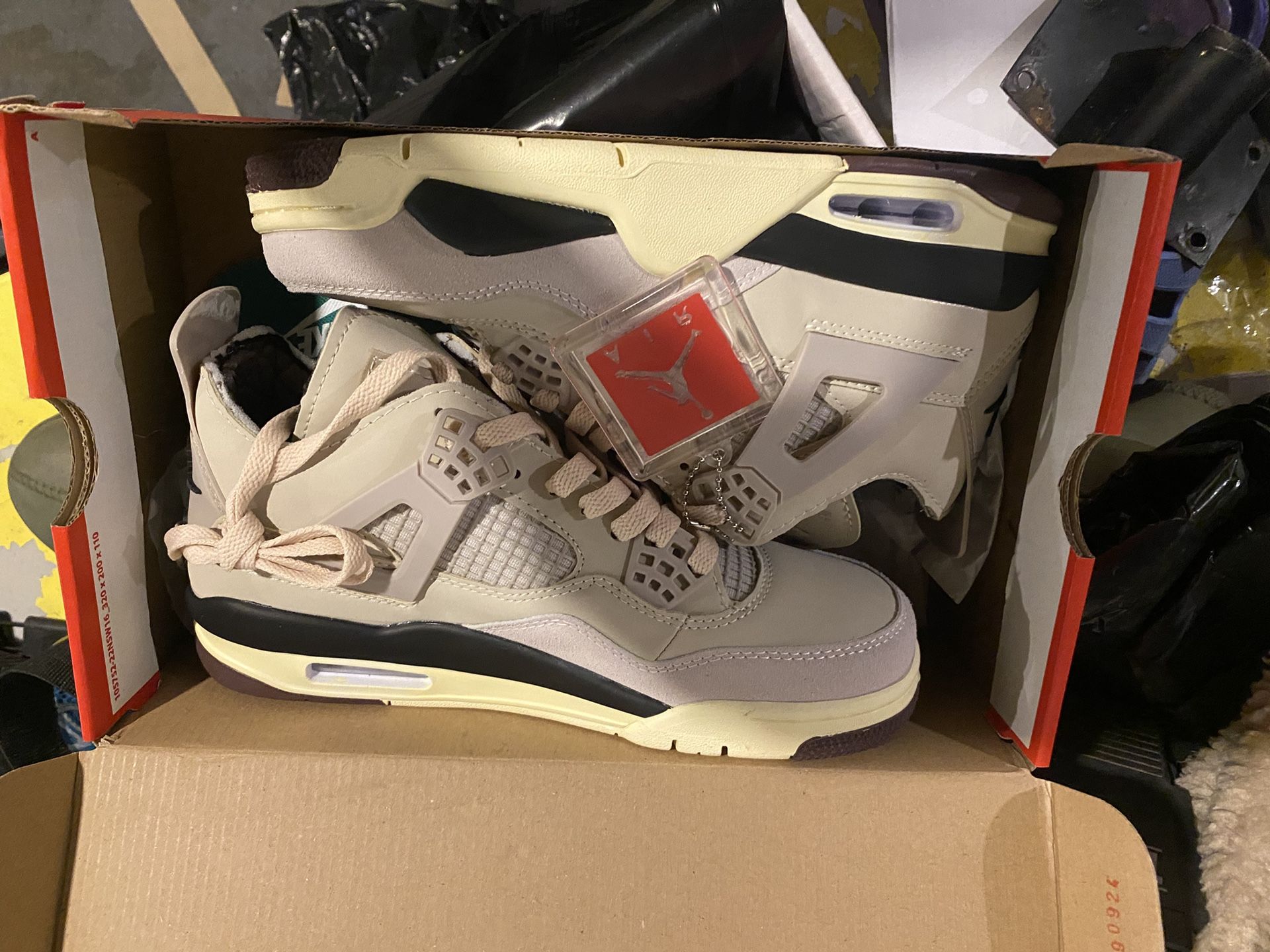 a ma maniere jordan 4