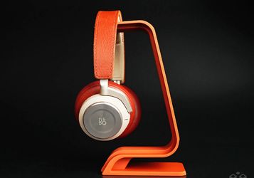 MODERN HEADPHONES HOLDER
