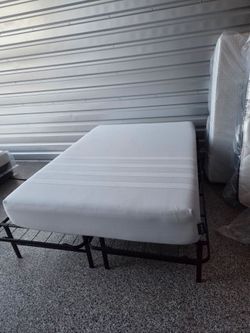 Natural Youth Hybrid Mattress, Full, Like New, Perfect Condition