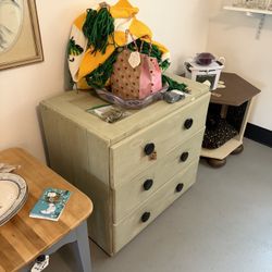 Vintage 3 Drawer Dresser 