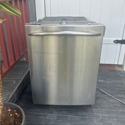 FREE dishwasher for parts.