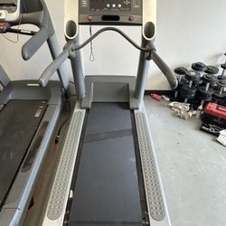 Life Fitness 93t Treadmill 