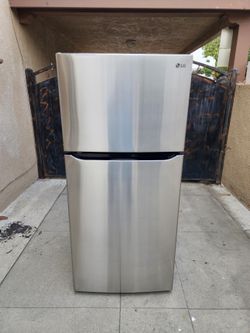 3MONTHS WARRANTY 30x33x66 LG FRIDGE 20CUFT SILVER