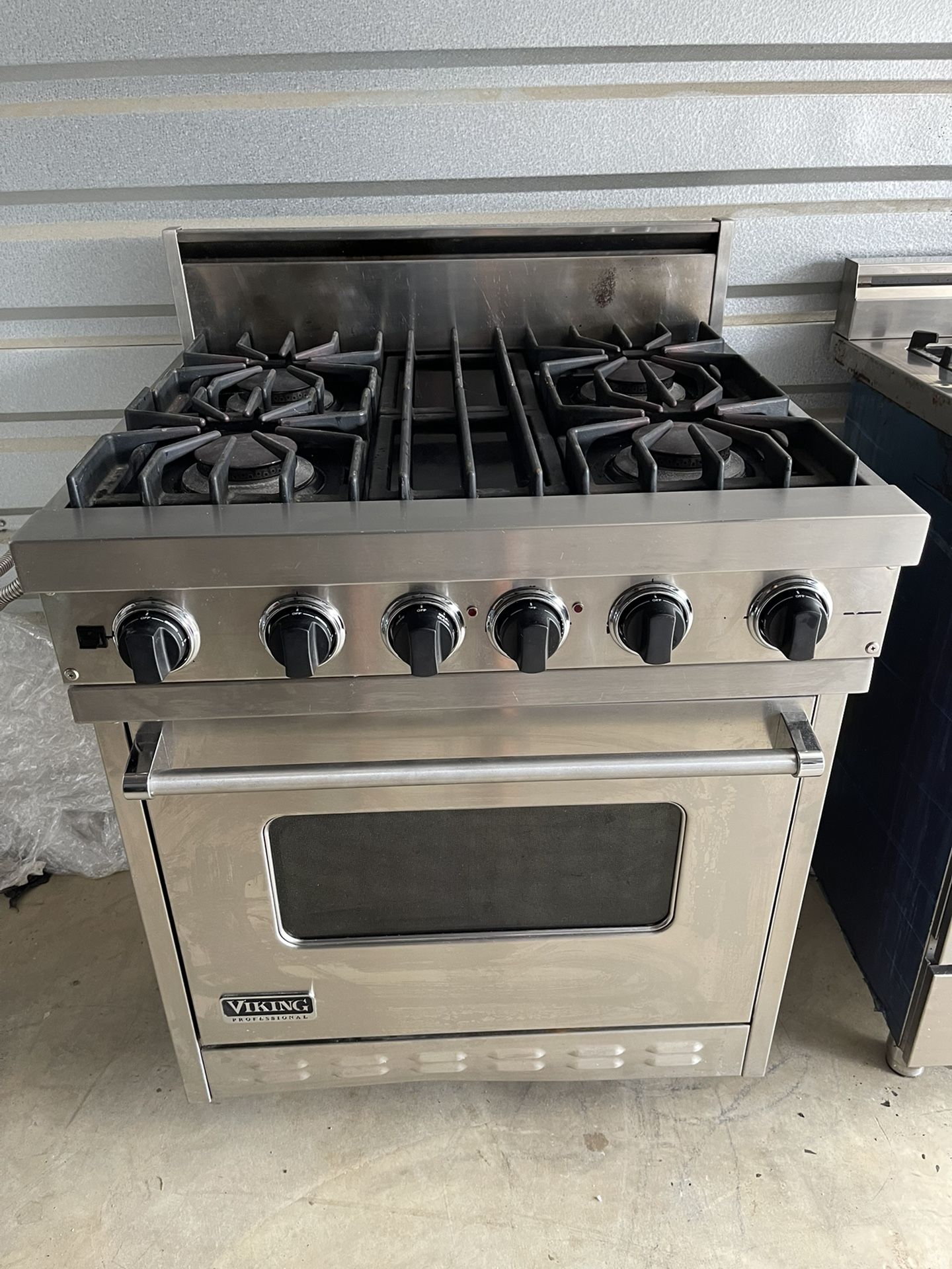 Viking Duel Fuel 30” Range