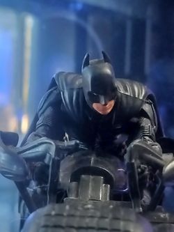 1/10 Scale Dark Knight Batman And Bat Pod