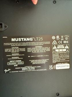 Fender Mustang LT25