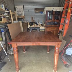 Dining Table w/ builtin Center Leaf