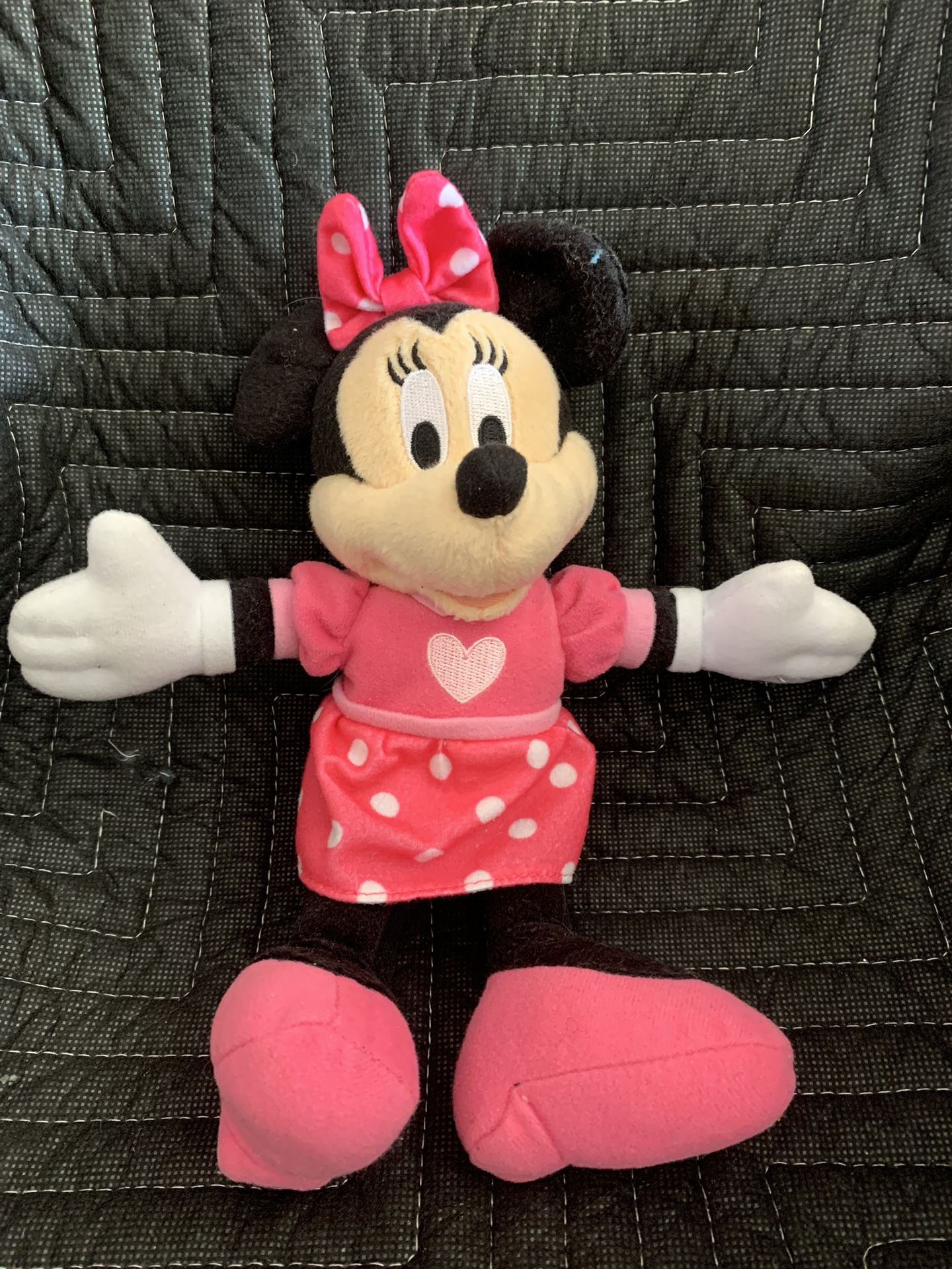 Fisher Price 2007 Talking Singing Minnie Mouse Plush 10" Disney Polk a Dot Toy