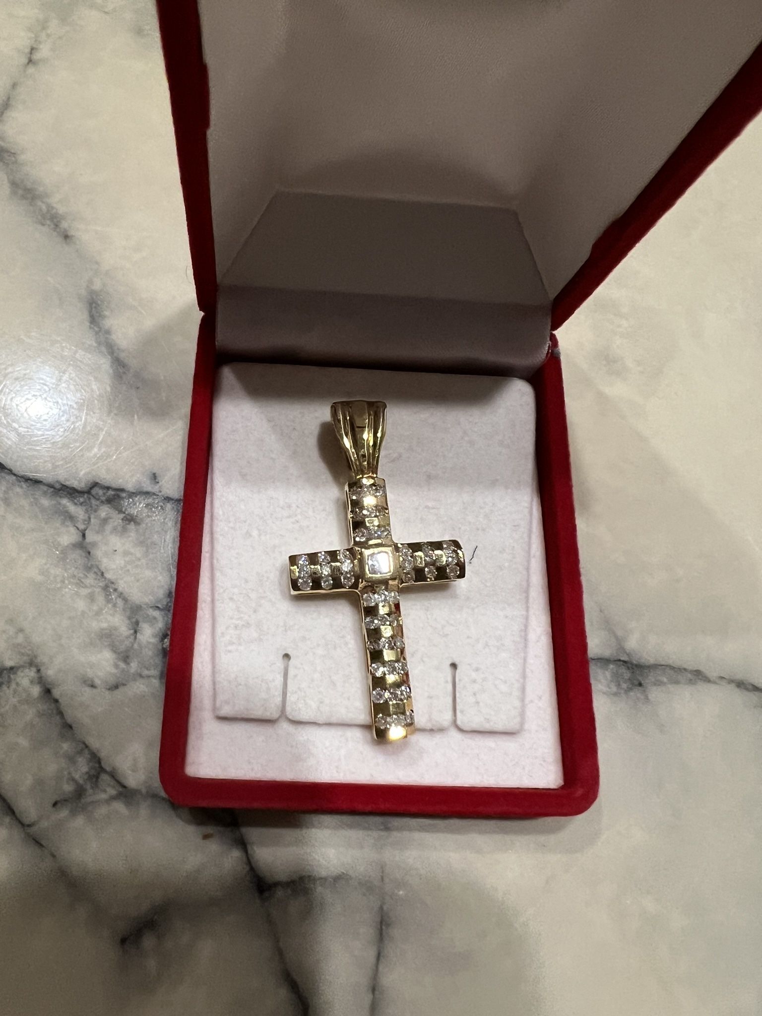 18k gold diamond cross pendant