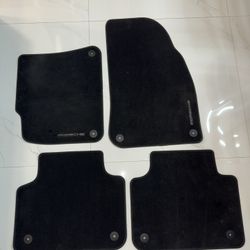 OEM 2020-2024 PORSCHE CAYENNE MATS SET. 