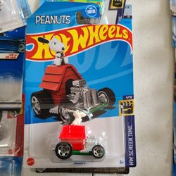 Hot Wheels Snoopy 