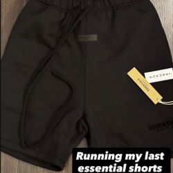 ESSENTIAL SHORTS 
