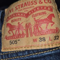 MEN'S LEVI JEANS