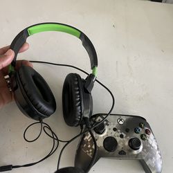 Xbox Controller And Headset