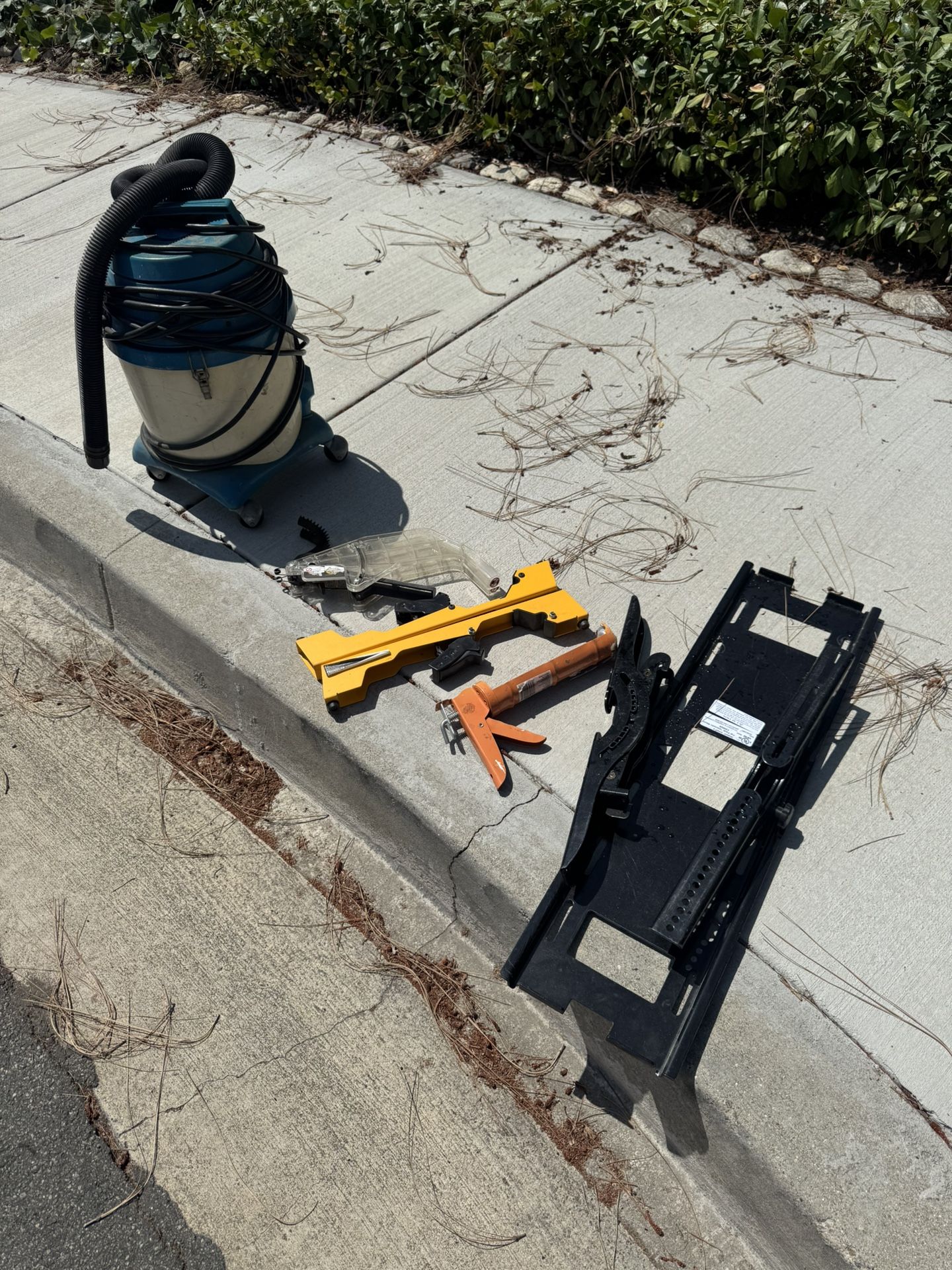 Free Tv Mount, Shop Vac, Caulking Gun, Table Saw Parts