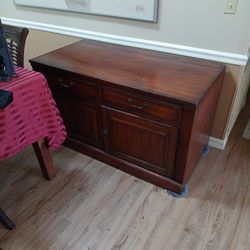 Beautiful Solid Cherry Wood With 2 Draws And 2 Storage Below 